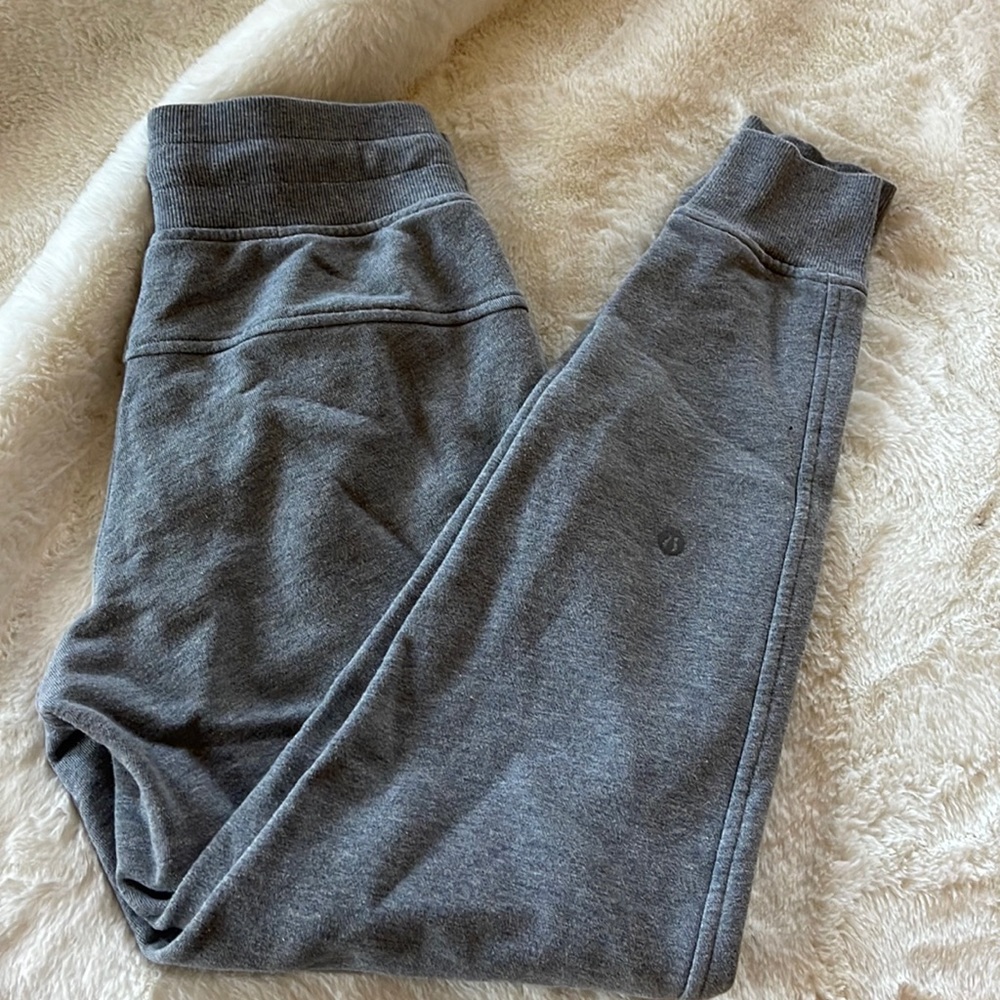 Lululemon sweatpants/joggers